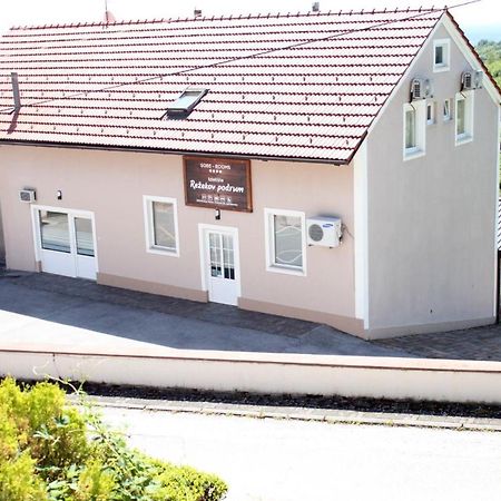יאסטרברסקו Guesthouse Rezekov Podrum מראה חיצוני תמונה