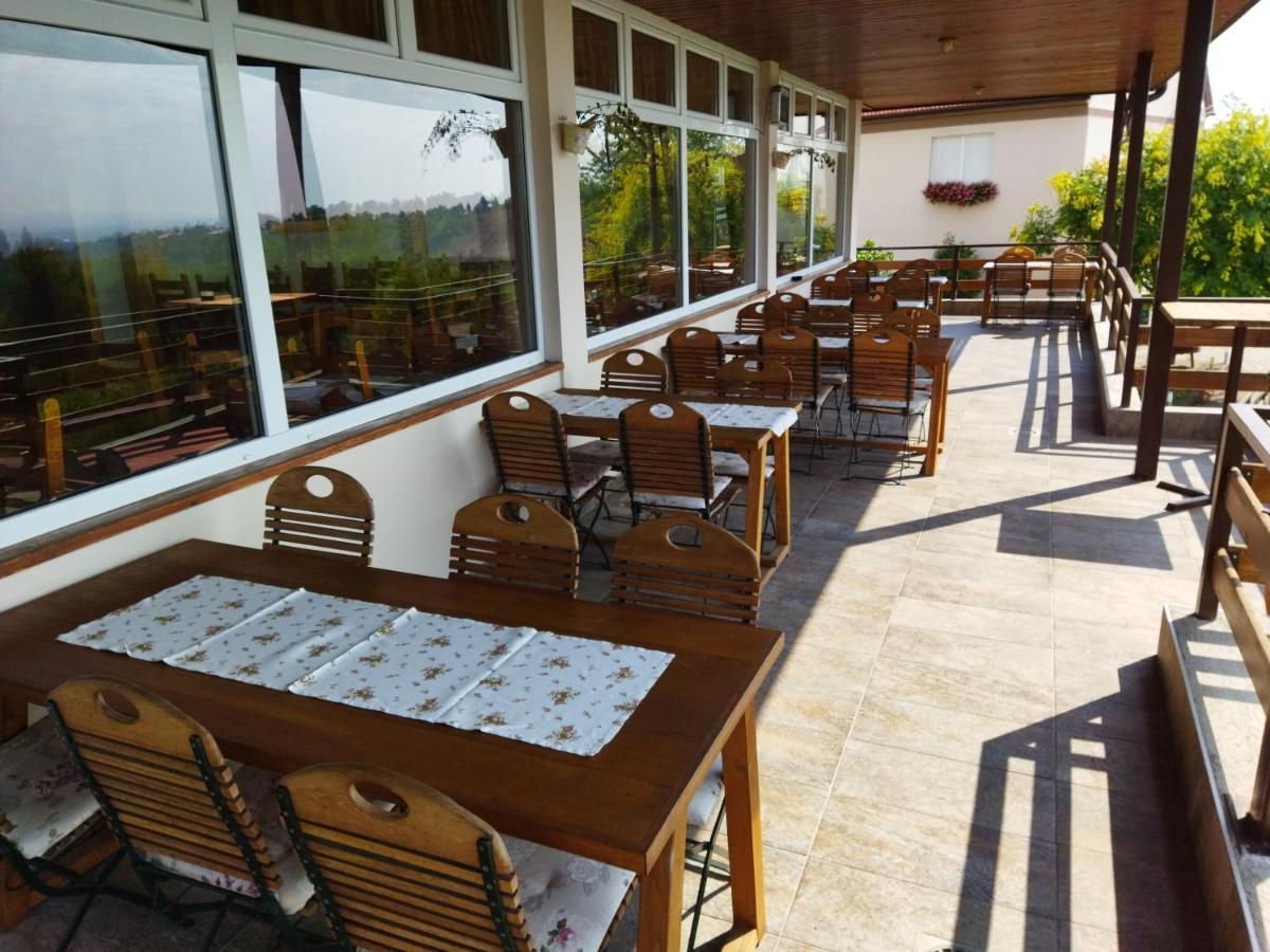 יאסטרברסקו Guesthouse Rezekov Podrum מראה חיצוני תמונה