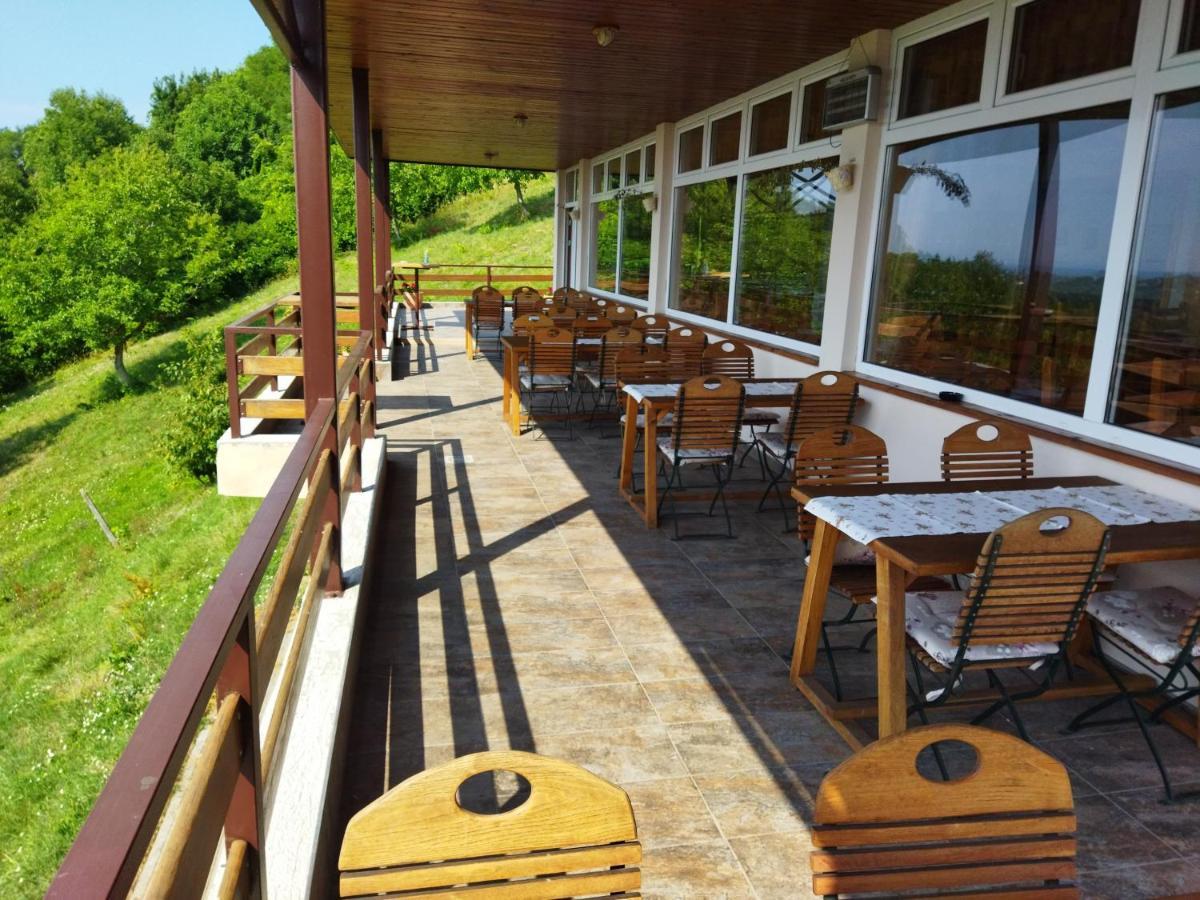 יאסטרברסקו Guesthouse Rezekov Podrum מראה חיצוני תמונה