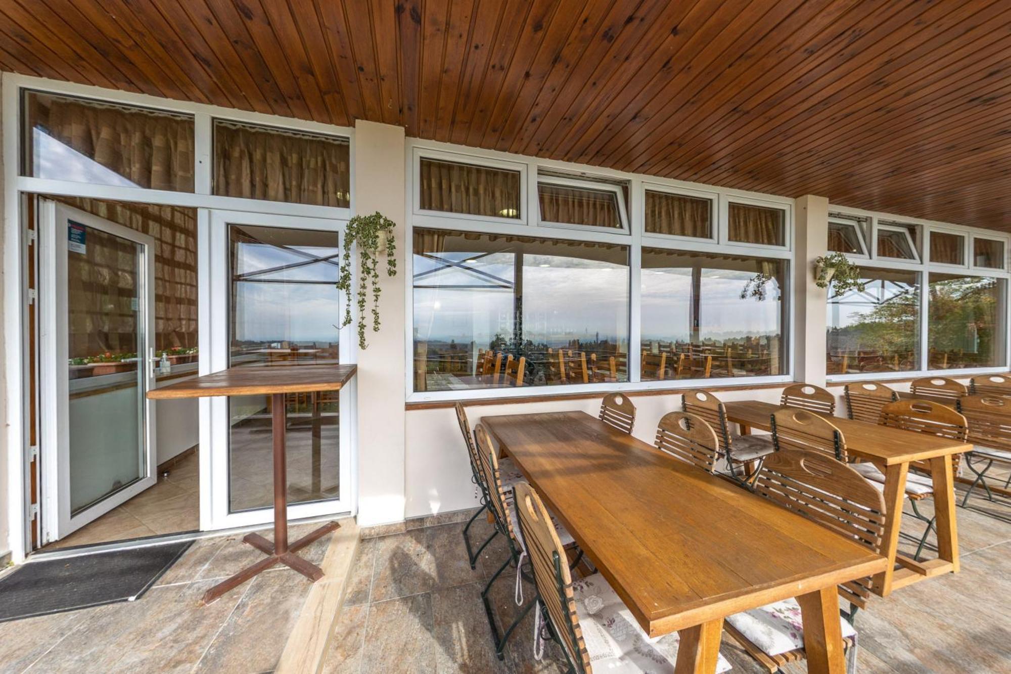 יאסטרברסקו Guesthouse Rezekov Podrum מראה חיצוני תמונה