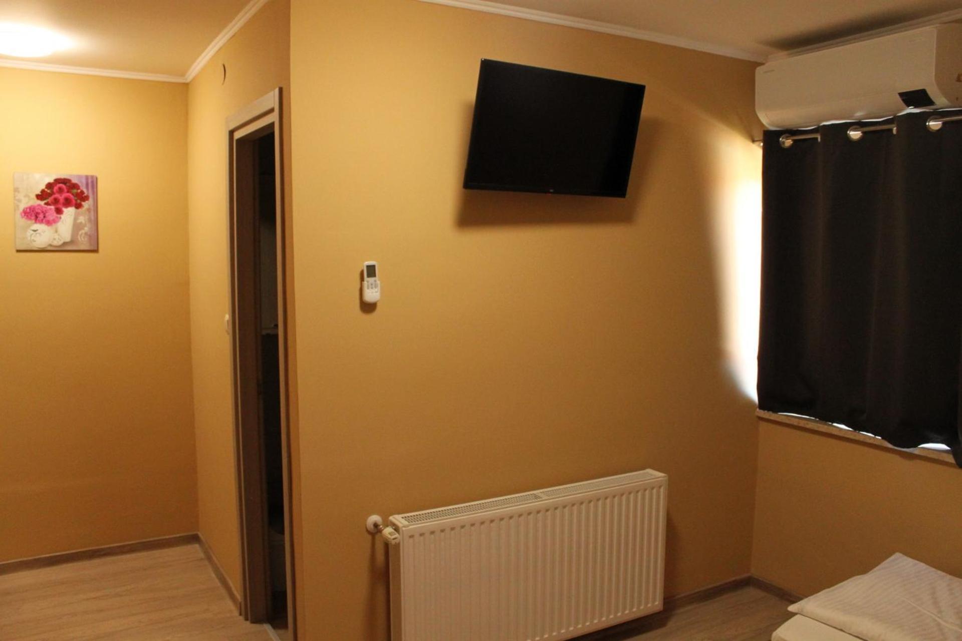 יאסטרברסקו Guesthouse Rezekov Podrum מראה חיצוני תמונה