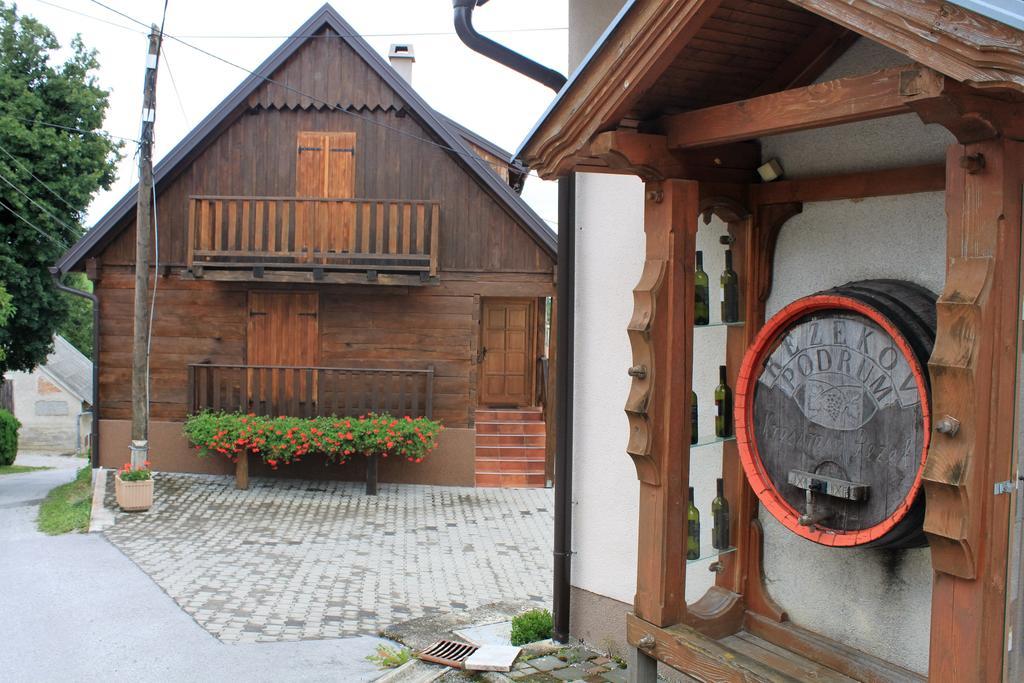 יאסטרברסקו Guesthouse Rezekov Podrum מראה חיצוני תמונה